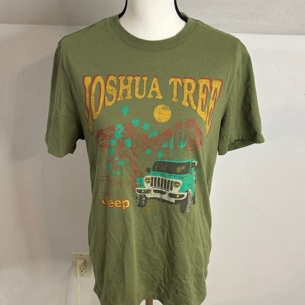 Joshua Tree Jeep Graphic T-Shirt - Green Size Medium
